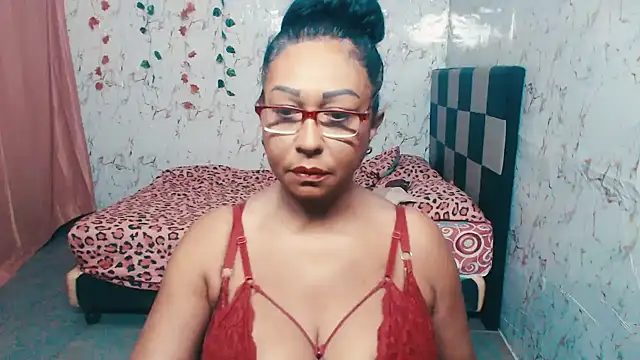 Snapshot of CindyClimax chatting on February 28, 2026, 12:27 pm CindyClimax online show from February 28, 2026, 12:27 pm