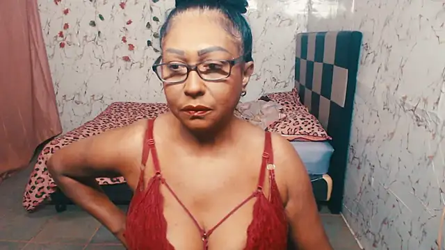 Snapshot of CindyClimax chatting on February 13, 2026, 9:09 am CindyClimax online show from February 13, 2026, 9:09 am