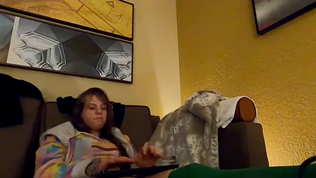 Snapshot of TheDaisyChaos chatting on December 16, 2024, 6:32 am TheDaisyChaos online show from December 16, 2024, 6:32 am