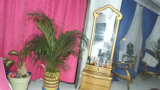 big boobsmature online show from November 11, 2025, 2:50 am