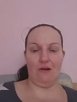 Snapshot of BustyLadyAlma chatting on June 28, 2026, 6:41 am BustyLadyAlma online show from June 28, 2026, 6:41 am