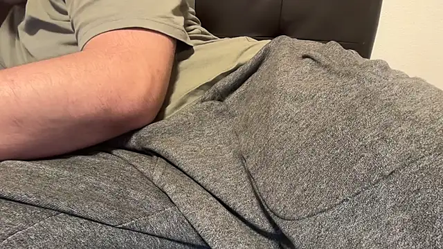 Thom422 online show from November 19, 2025, 4:07 pm