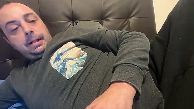 Thom422 online show from December 2, 2025, 6:31 pm