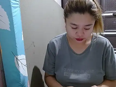 Snapshot of Kariebabe chatting on December 14, 2025, 11:21 pm Kariebabe online show from December 14, 2025, 11:21 pm