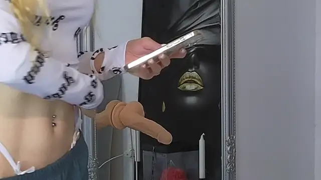 Snapshot of JuliaJuliette chatting on September 27, 2025, 1:06 pm JuliaJuliette online show from September 27, 2025, 1:06 pm