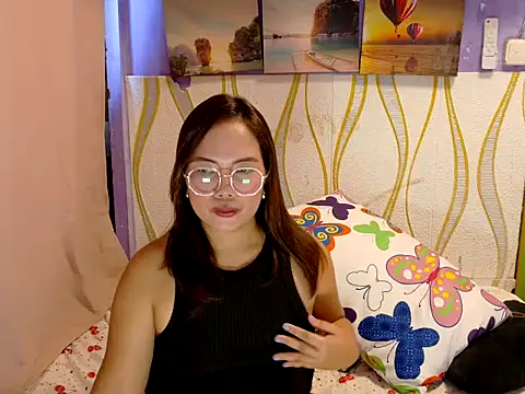 BURBERRY69 online show from February 3, 2026, 2:53 am