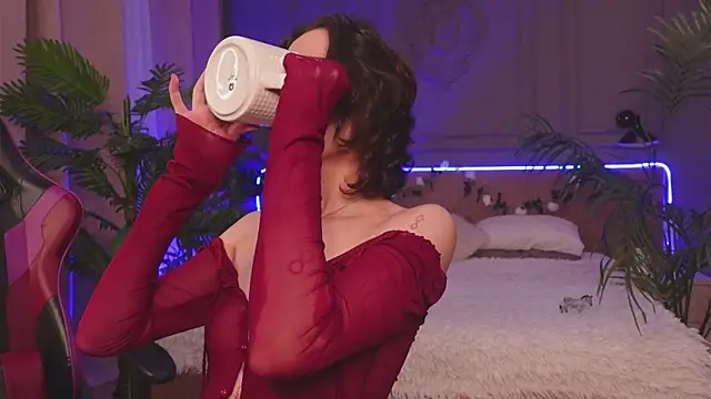 Snapshot of Devilinee chatting on November 23, 2025, 6:12 am Devilinee online show from November 23, 2025, 6:12 am