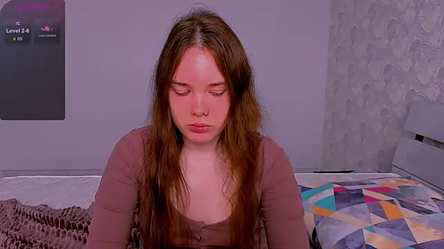 Snapshot of Janie_JJ_Curvie chatting on April 10, 2026, 3:24 am Janie JJ Curvie online show from April 10, 2026, 3:24 am