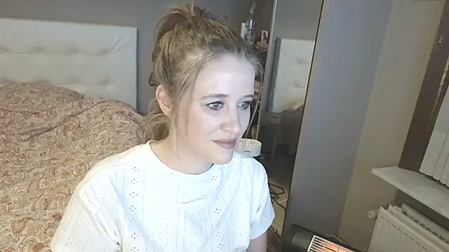 Snapshot of Neonstar chatting on March 13, 2026, 9:53 pm Neonstar online show from March 13, 2026, 9:53 pm