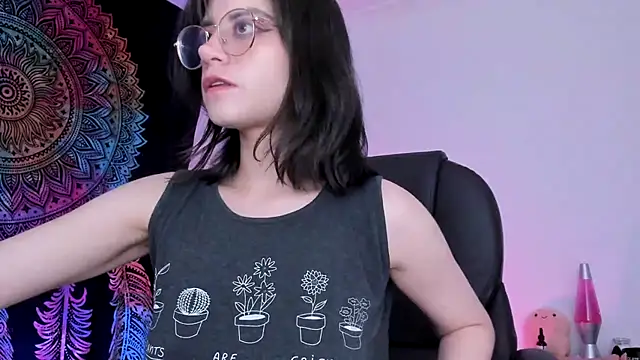 Snapshot of HazelKush chatting on March 20, 2025, 1:35 am HazelKush online show from March 20, 2025, 1:35 am