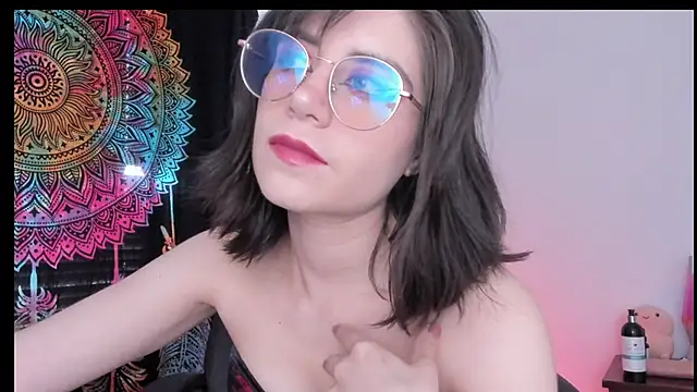 Snapshot of HazelKush chatting on March 13, 2025, 9:16 pm HazelKush online show from March 13, 2025, 9:16 pm