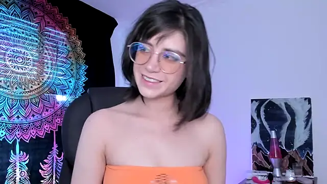 Snapshot of HazelKush chatting on February 19, 2025, 8:52 pm HazelKush online show from February 19, 2025, 8:52 pm