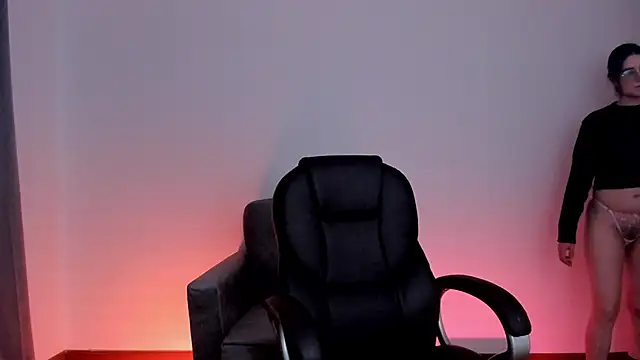 Snapshot of HazelKush chatting on November 18, 2025, 9:51 pm HazelKush online show from November 18, 2025, 9:51 pm