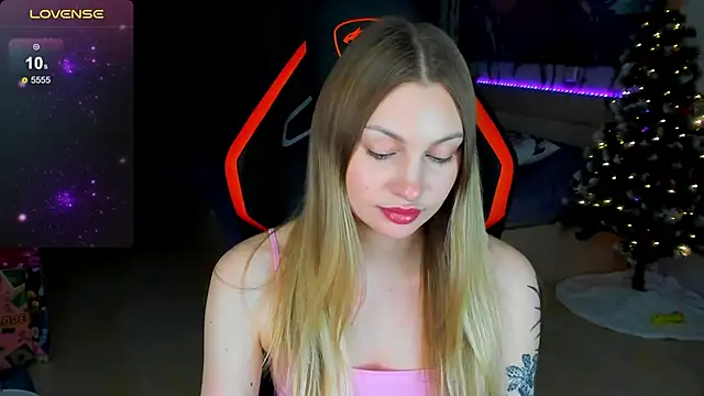 Snapshot of BiMolly chatting on February 3, 2026, 11:32 pm BiMolly online show from February 3, 2026, 11:32 pm