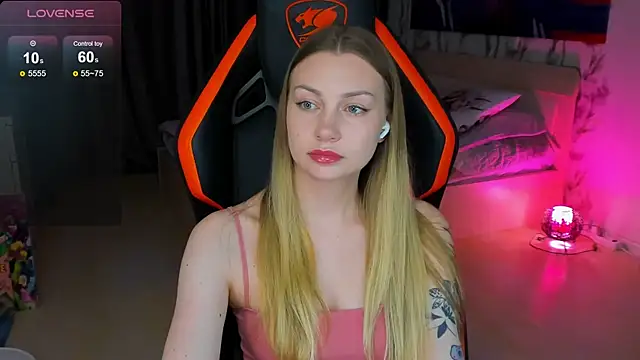 BiMolly online show from May 27, 2026, 12:42 am