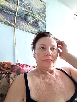  lady red  online show from September 11, 2025, 11:54 am