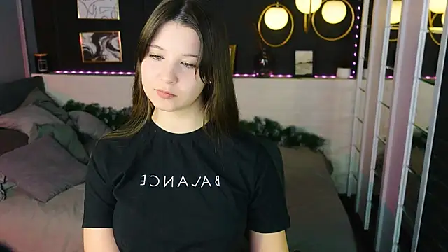 Snapshot of ElizaMild chatting on December 21, 2025, 1:46 pm ElizaMild online show from December 21, 2025, 1:46 pm