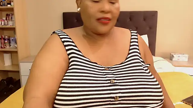 Snapshot of zandile chatting on June 12, 2026, 11:41 am zandile online show from June 12, 2026, 11:41 am