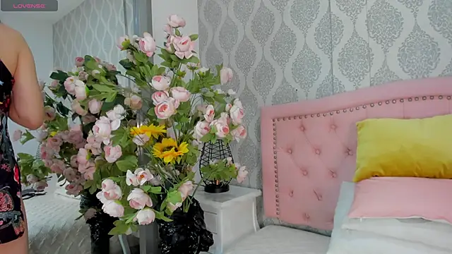 Snapshot of Princsgirl_ chatting on March 28, 2026, 7:48 pm Princsgirl online show from March 28, 2026, 7:48 pm