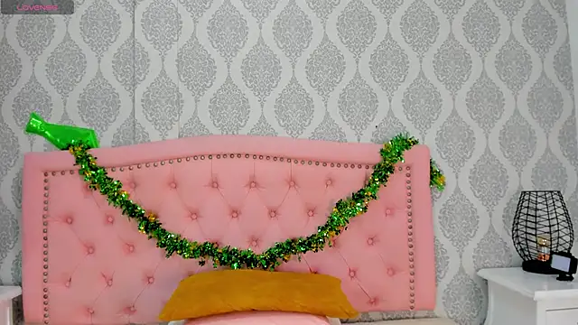 Snapshot of Princsgirl_ chatting on March 17, 2026, 7:28 pm Princsgirl online show from March 17, 2026, 7:28 pm