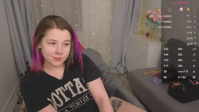 Snapshot of Mira_Falls chatting on March 13, 2025, 12:02 pm Mira Falls online show from March 13, 2025, 12:02 pm