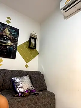 Snapshot of Shantal_Lovee chatting on November 23, 2025, 6:07 pm Shantal Lovee online show from November 23, 2025, 6:07 pm