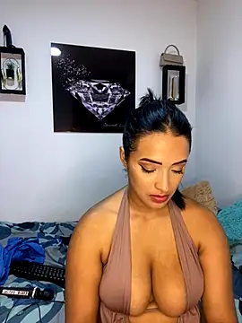 Snapshot of Shantal_Lovee chatting on October 24, 2025, 11:04 pm Shantal Lovee online show from October 24, 2025, 11:04 pm