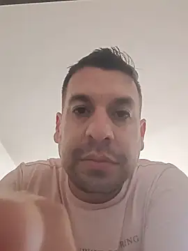 Nano198301 online show from May 28, 2026, 3:18 pm
