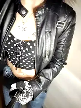 Snapshot of Babii_Nova chatting on December 13, 2024, 5:38 am Babii Nova online show from December 13, 2024, 5:38 am