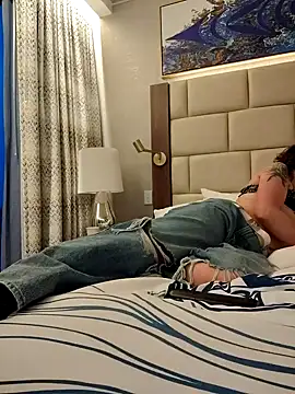 Snapshot of Babii_Nova chatting on January 14, 2025, 5:08 am Babii Nova online show from January 14, 2025, 5:08 am