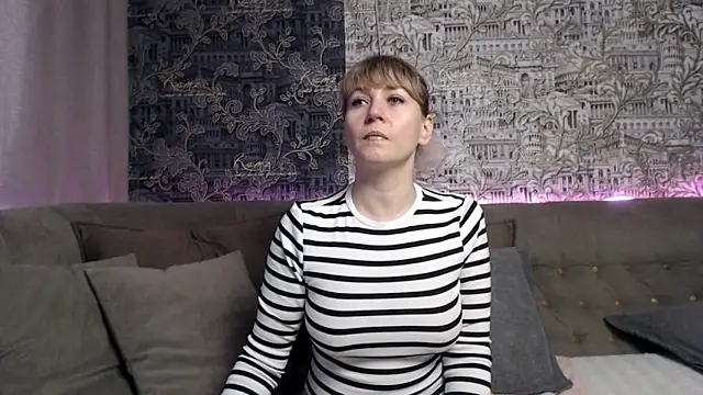 mandy foxxx online show from December 20, 2025, 8:50 am