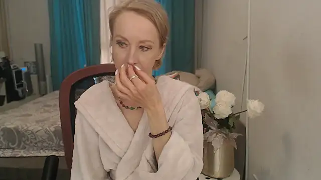 LuxuryNika online show from May 15, 2026, 1:31 pm