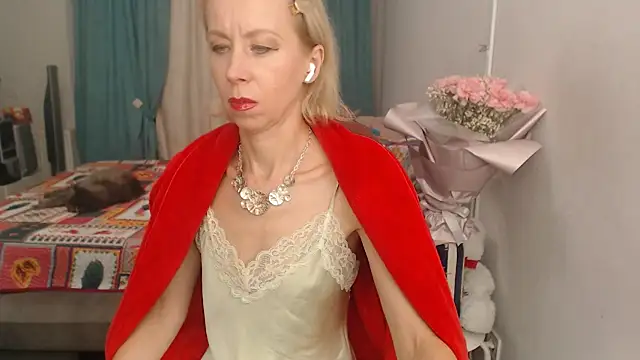 LuxuryNika online show from October 10, 2025, 2:40 pm