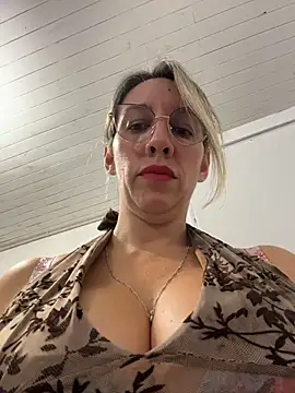 Gatitacarlita online show from April 30, 2026, 9:30 pm