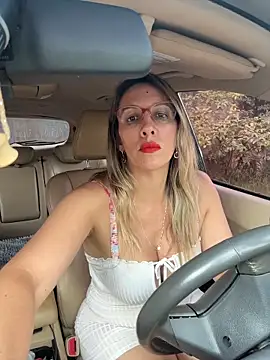 Gatitacarlita online show from February 16, 2026, 7:12 pm