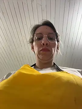Gatitacarlita online show from May 8, 2026, 6:56 pm