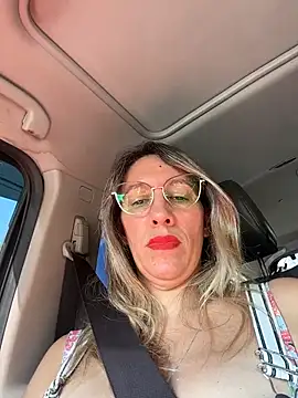 Snapshot of Gatitacarlita chatting on April 6, 2026, 6:20 pm Gatitacarlita online show from April 6, 2026, 6:20 pm