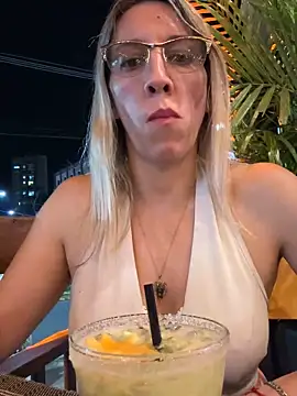 Gatitacarlita online show from December 20, 2024, 11:58 pm