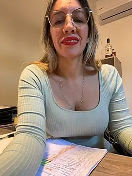 Gatitacarlita online show from June 26, 2026, 12:00 pm