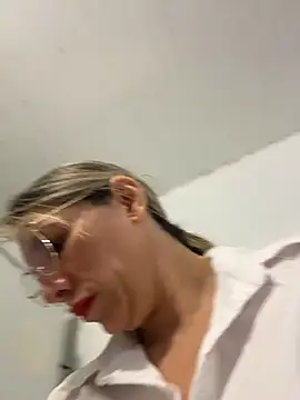 Gatitacarlita online show from June 11, 2026, 4:59 pm