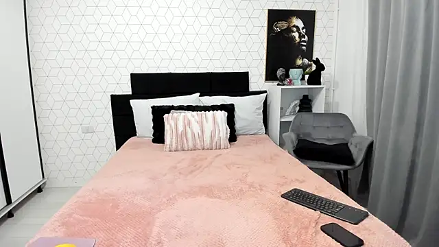 Snapshot of Heidix chatting on January 9, 2026, 5:03 am Heidix online show from January 9, 2026, 5:03 am