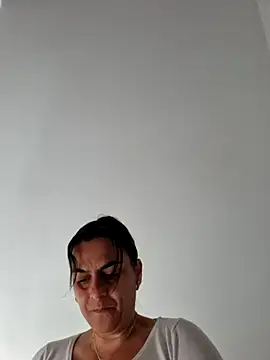Snapshot of IsabelleCraft chatting on October 10, 2025, 9:32 am IsabelleCraft online show from October 10, 2025, 9:32 am