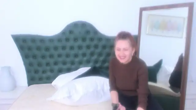 IvyHotFoxy online show from April 4, 2026, 2:01 pm