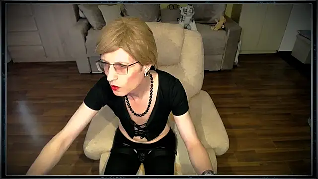 Snapshot of clementine chatting on September 9, 2025, 8:46 am clementine online show from September 9, 2025, 8:46 am