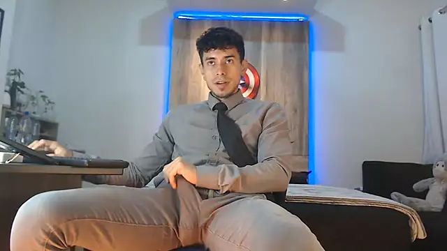 Andrew 4  online show from October 13, 2025, 2:35 am