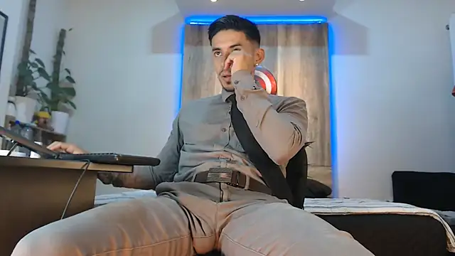 Andrew 4  online show from February 24, 2026, 4:35 am