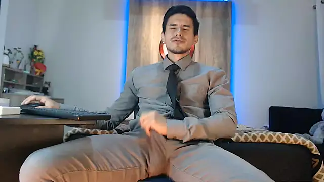 Andrew 4  online show from September 13, 2025, 4:01 am