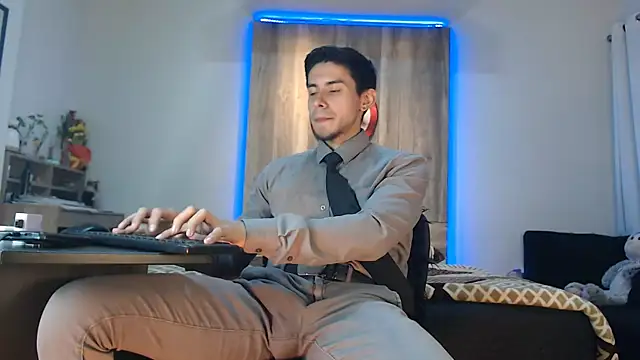 Andrew 4  online show from September 14, 2025, 6:25 am