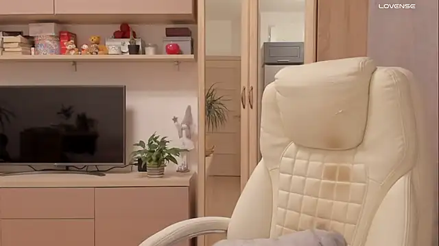 Snapshot of Jenny_Evans chatting on October 25, 2025, 7:03 pm Jenny Evans online show from October 25, 2025, 7:03 pm