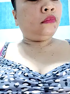 Snapshot of XXLorie_02 chatting on March 10, 2025, 8:28 am XXLorie 02 online show from March 10, 2025, 8:28 am